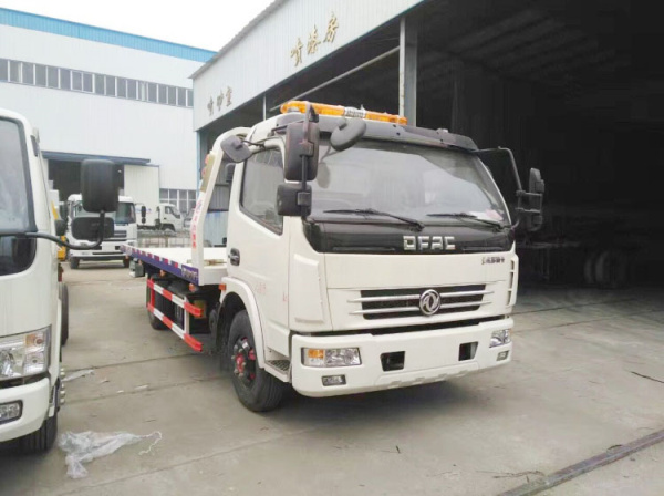 東風大多利卡平板清障車