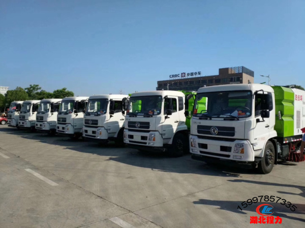 東風(fēng)天錦洗掃車(chē)
