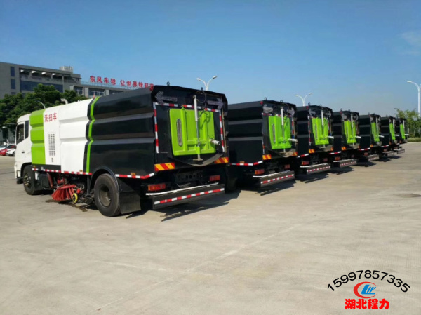 東風(fēng)天錦洗掃車(chē)