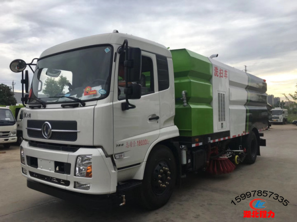 東風(fēng)天錦洗掃車(chē)