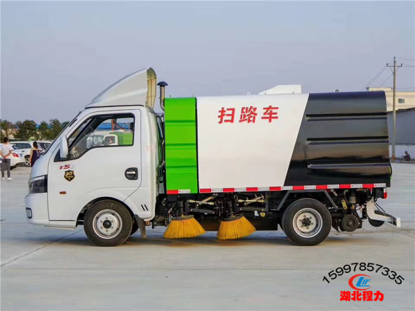 東風(fēng)途逸國六最小型掃路車