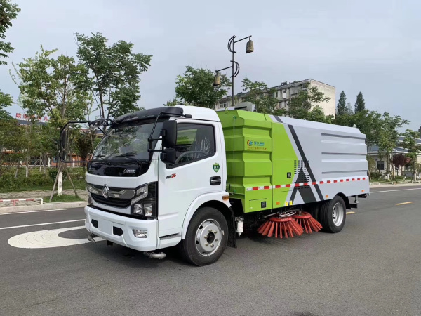 東風(fēng)大多利卡掃路車（8方）
