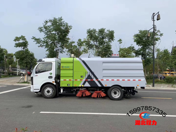 國六排放東風(fēng)大多利卡掃路車（8方）