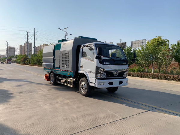 東風(fēng)小多利卡吸塵車（后置吸盤帶滾掃）