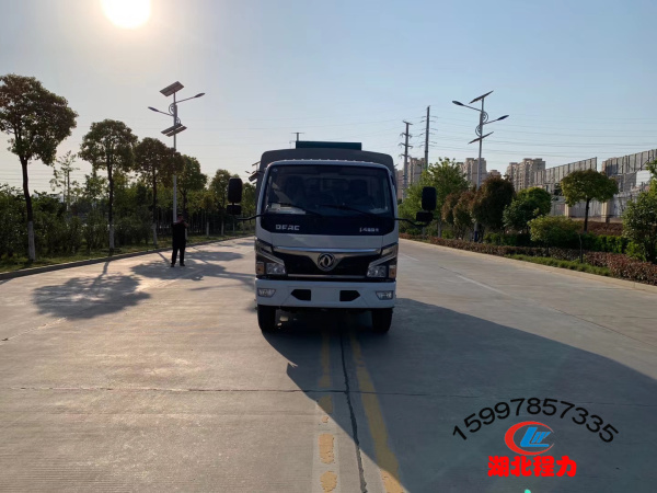 東風小多利卡吸塵車（后置吸盤帶滾掃）