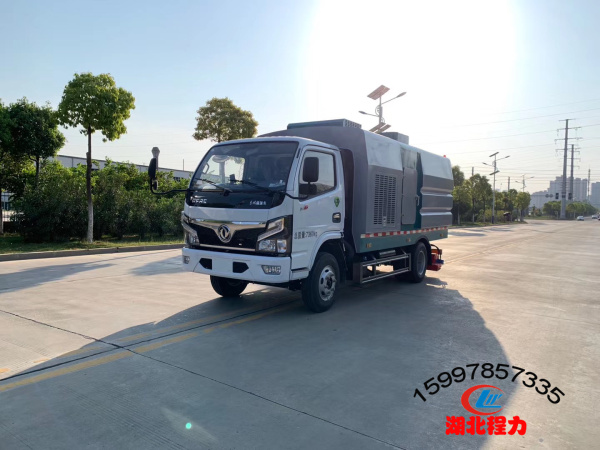 東風小多利卡吸塵車（后置吸盤帶滾掃）