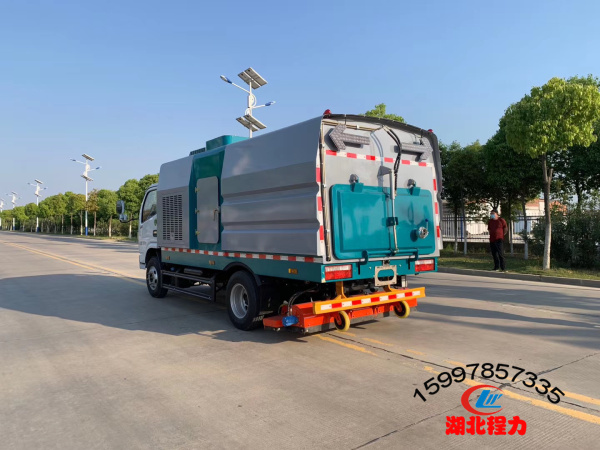 東風小多利卡吸塵車（后置吸盤帶滾掃）