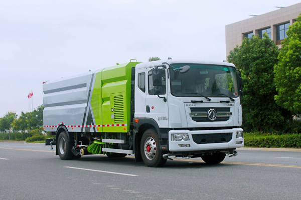 東風D9洗掃車（16方）