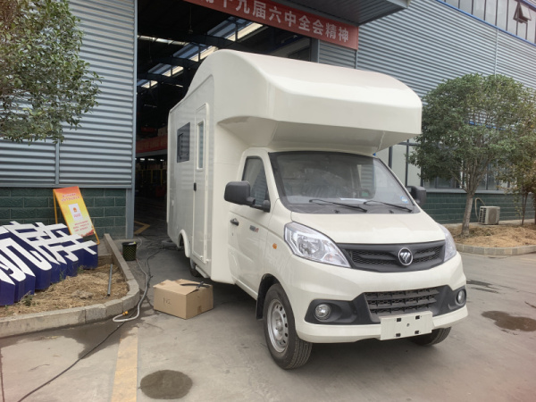 福田美發(fā)車?yán)戆l(fā)車