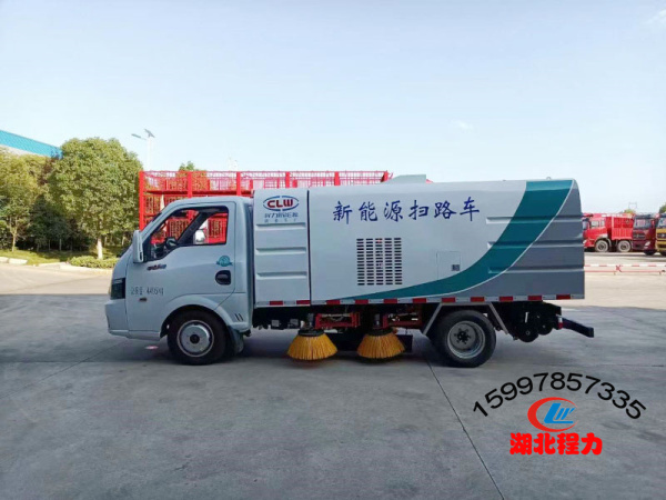 東風(fēng)途逸純電動(dòng)掃路車(chē)3方