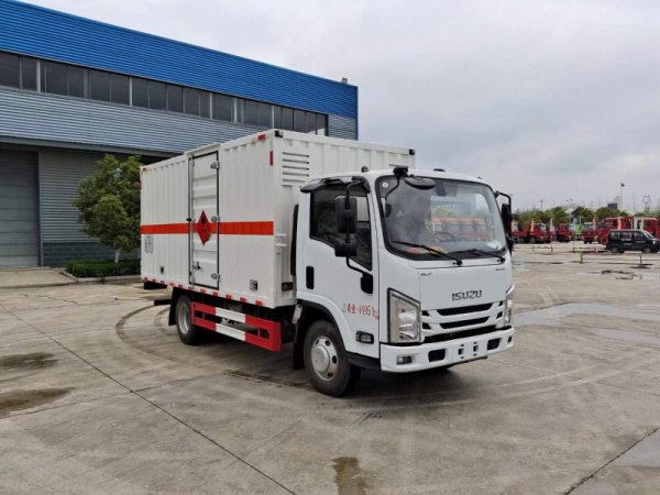 五十鈴2類易燃?xì)怏w廂式運(yùn)輸車