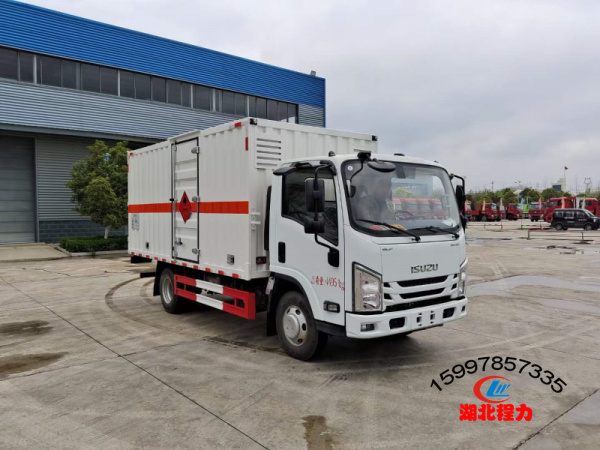 五十鈴2類易燃?xì)怏w廂式運(yùn)輸車