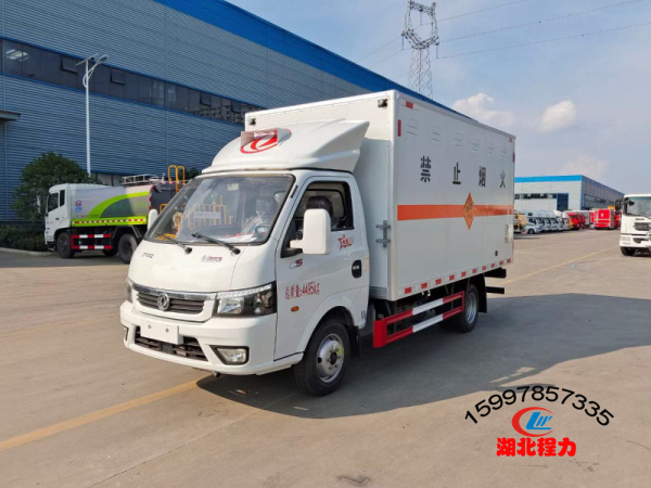 東風(fēng)途逸爆破器材運(yùn)輸車(chē)