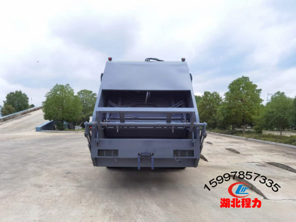 東風(fēng)天錦壓縮式垃圾車