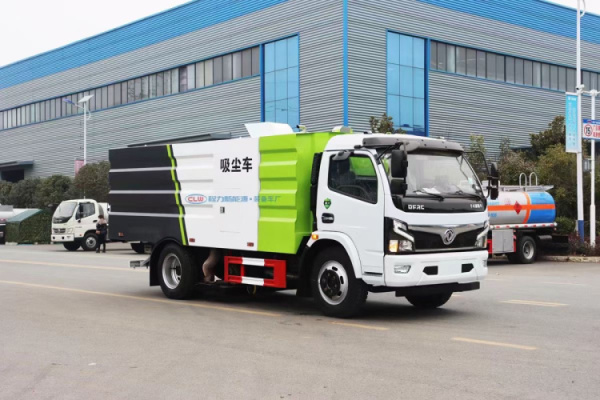 東風(fēng)大多利卡中置吸塵車8方